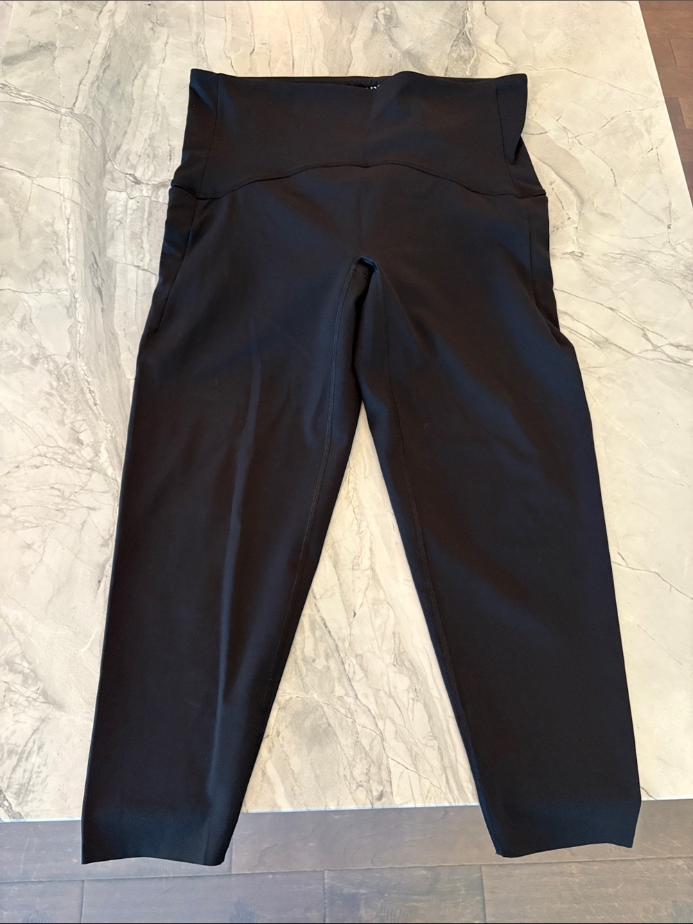 SPANX Black High-Waist Capri hemless Leggings